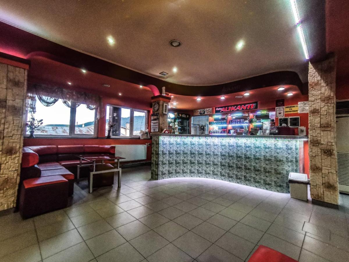 Hotel Alikante Sarnitsa Bagian luar foto