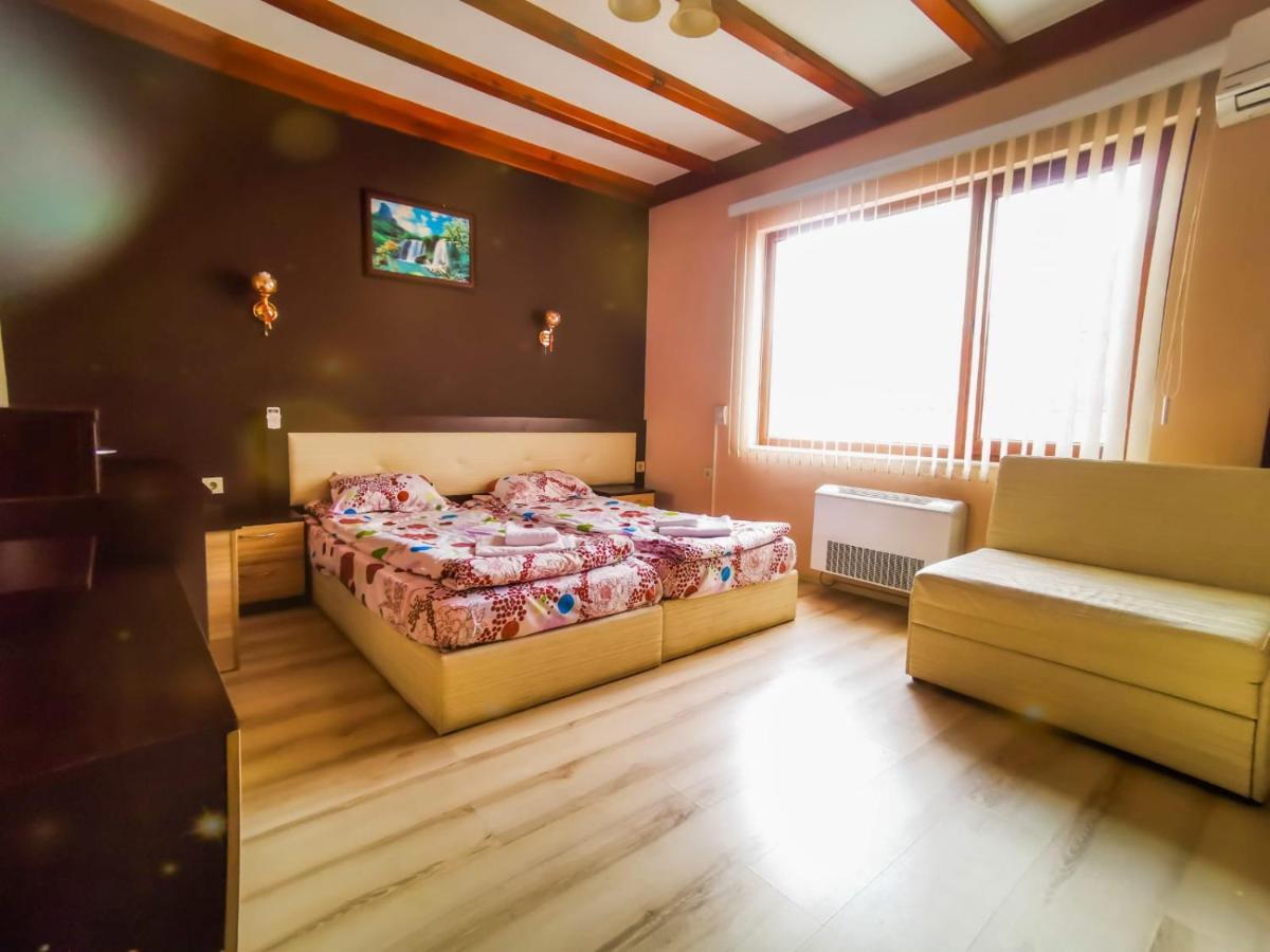 Hotel Alikante Sarnitsa Bagian luar foto
