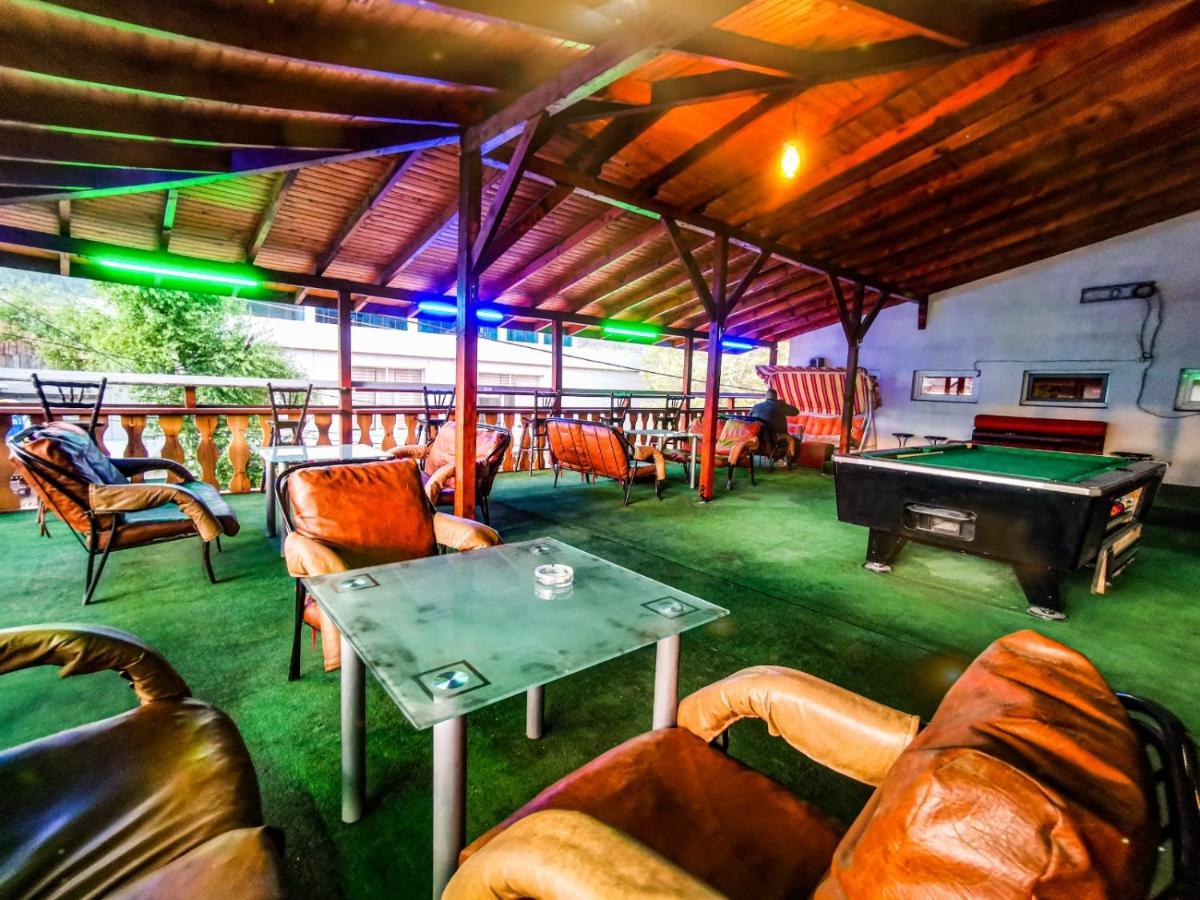 Hotel Alikante Sarnitsa Bagian luar foto