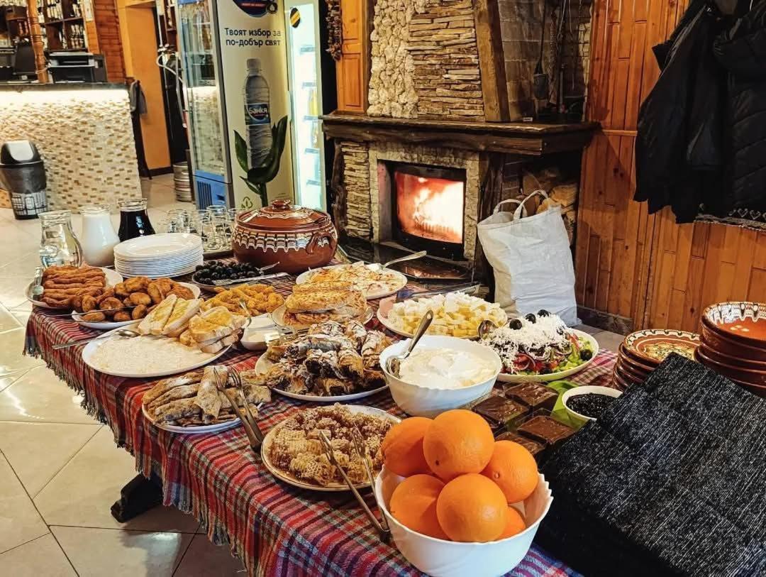 Hotel Alikante Sarnitsa Bagian luar foto