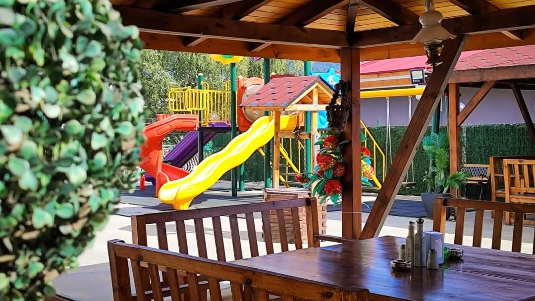 Hotel Alikante Sarnitsa Bagian luar foto
